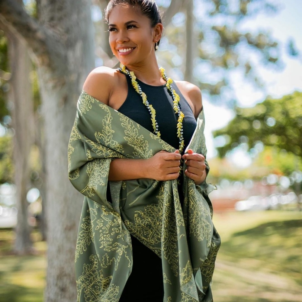 Ari South Hawaiian Kimono